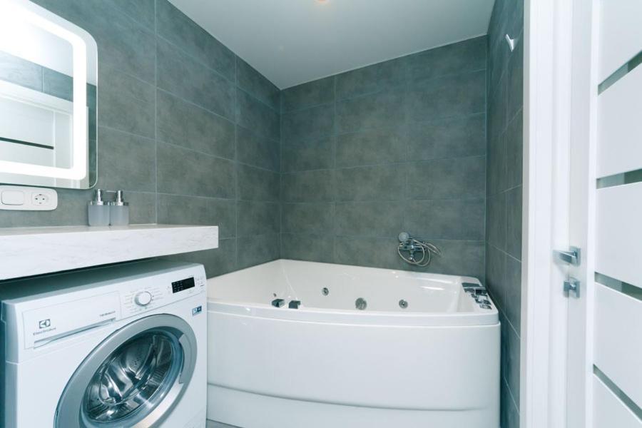 Hotrent Olympic Apartment Kiev Bagian luar foto